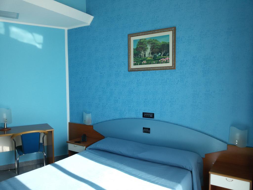 Hotel Ristorante Miramare Marina di Gioiosa Ionica Værelse billede