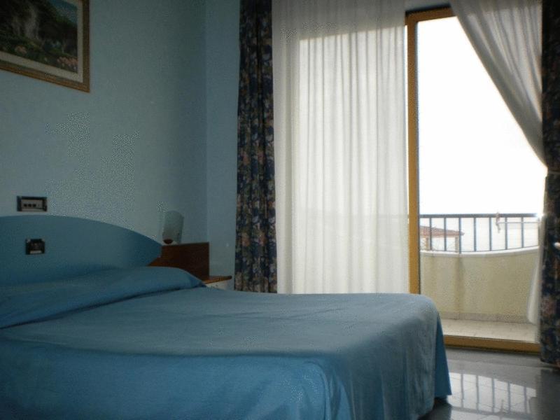 Hotel Ristorante Miramare Marina di Gioiosa Ionica Eksteriør billede