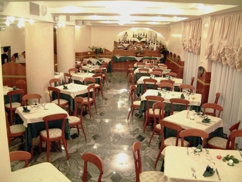Hotel Ristorante Miramare Marina di Gioiosa Ionica Eksteriør billede
